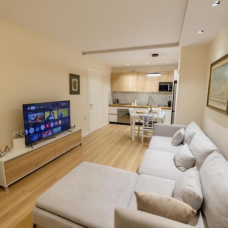 Luxury Center Observatori Apartment Tirana Exterior photo