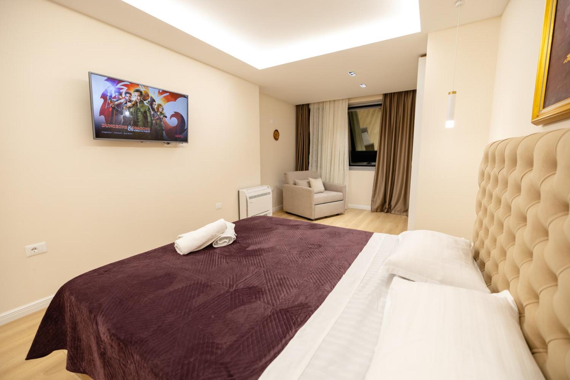 Luxury Center Observatori Apartment Tirana Exterior photo