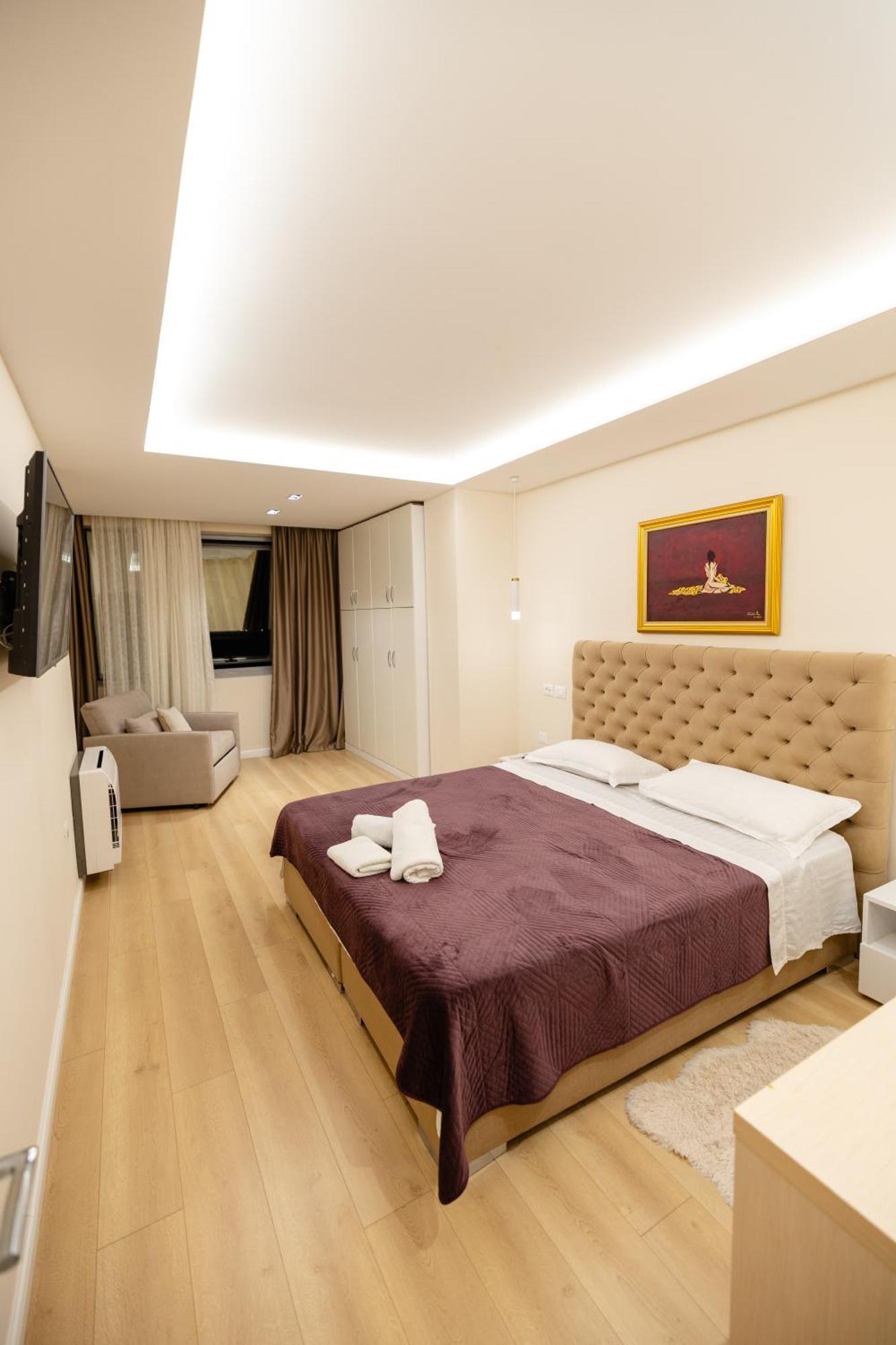Luxury Center Observatori Apartment Tirana Exterior photo