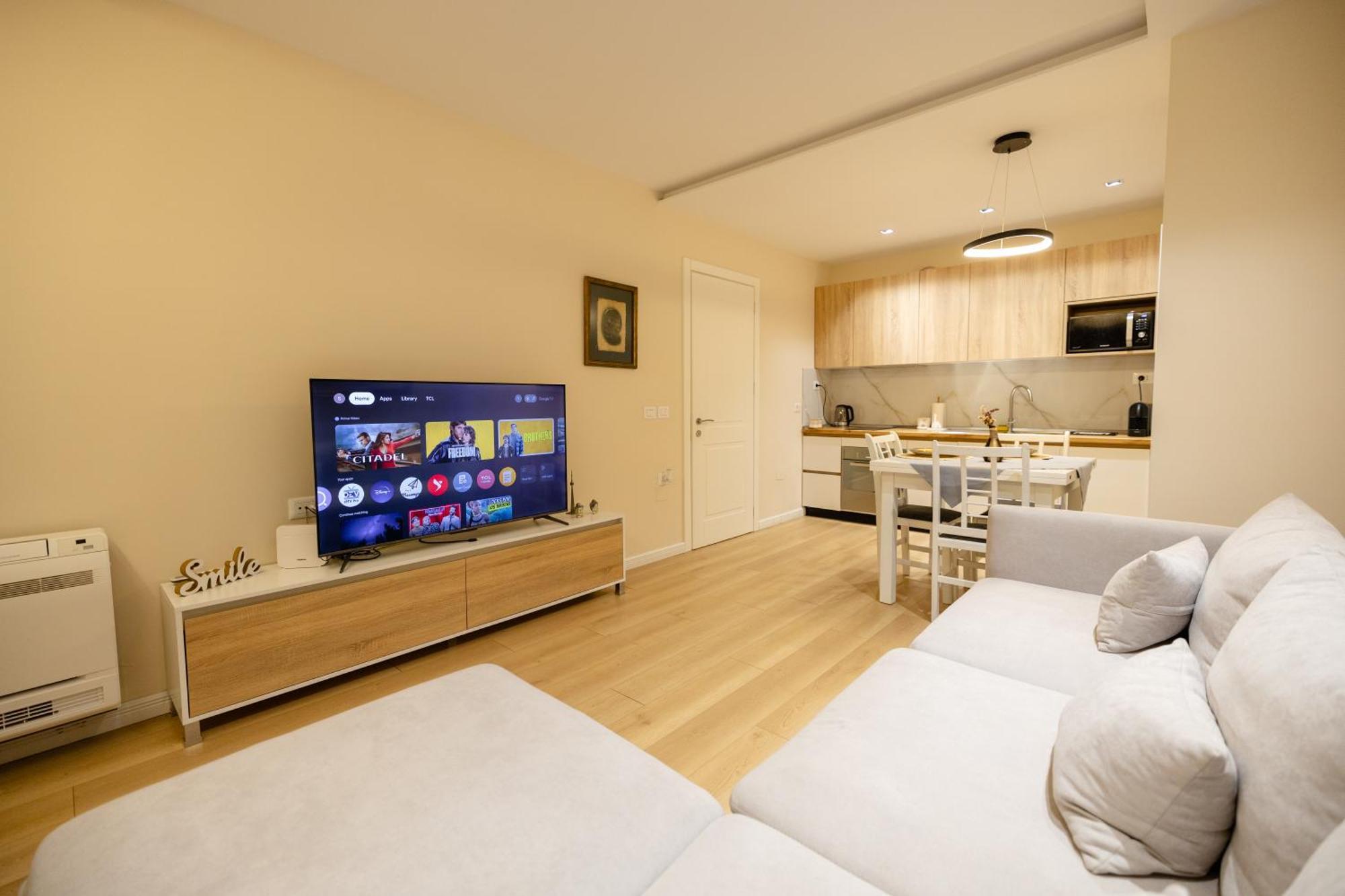 Luxury Center Observatori Apartment Tirana Exterior photo