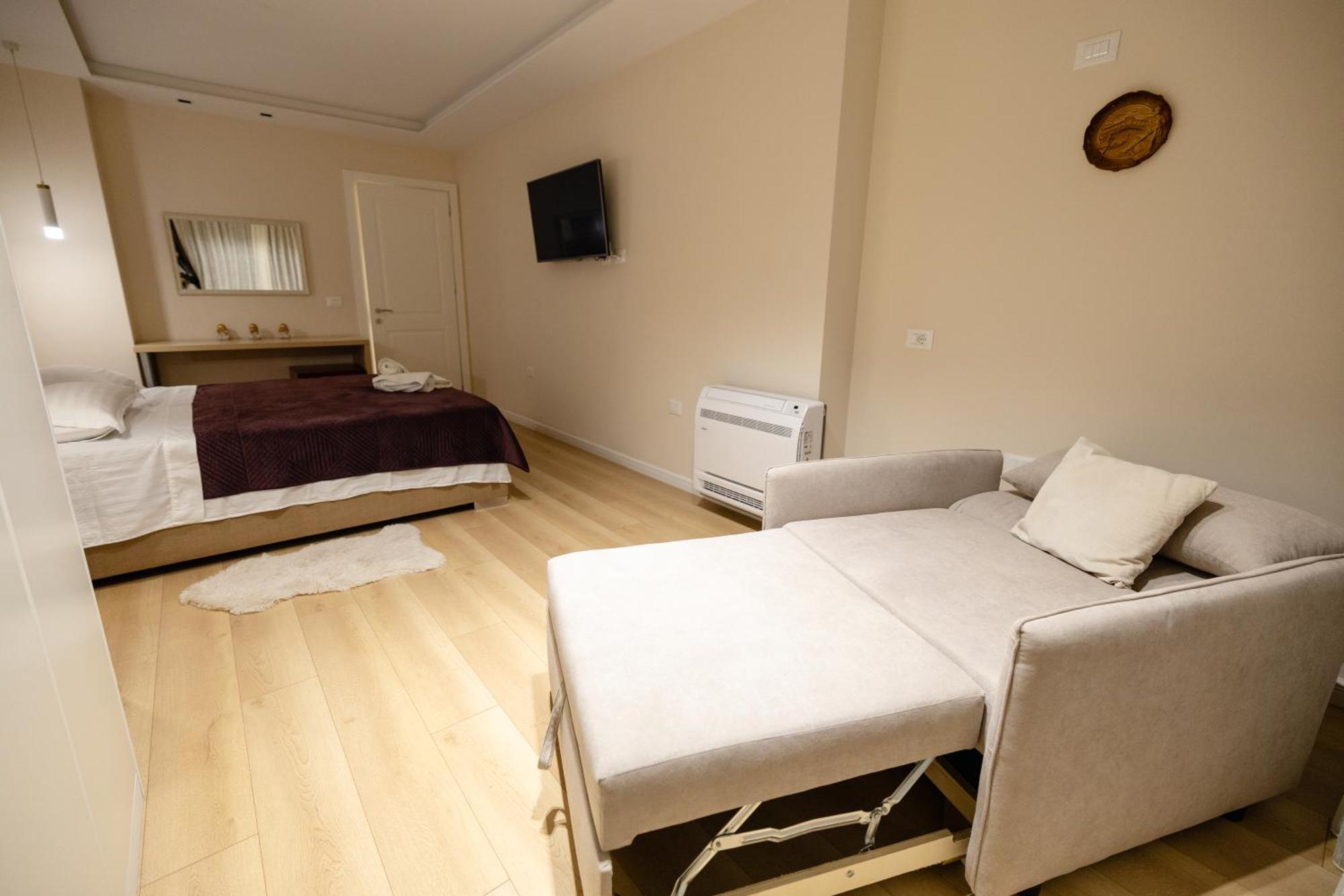 Luxury Center Observatori Apartment Tirana Exterior photo