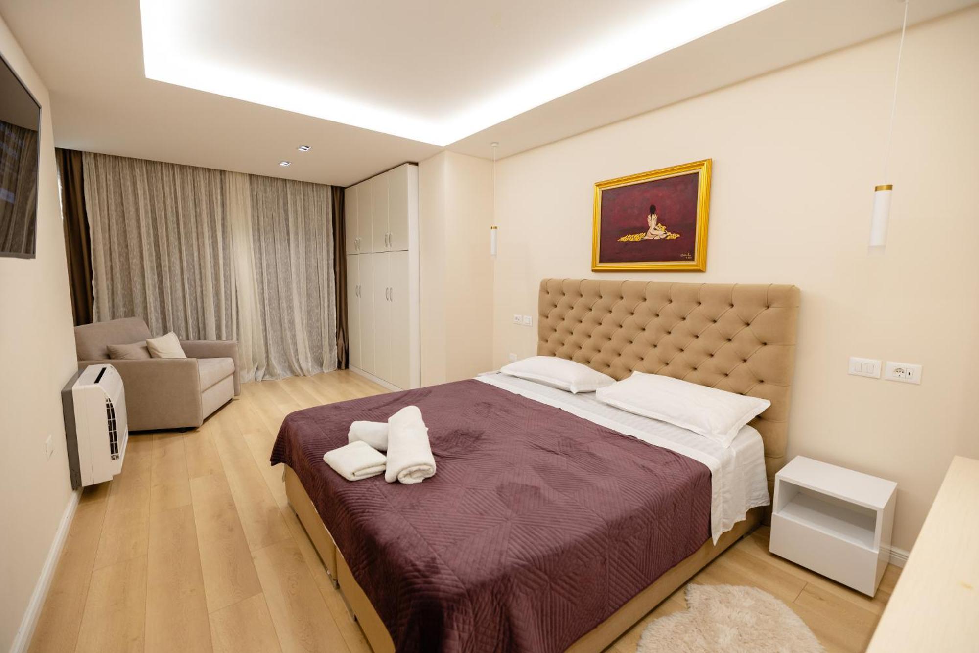 Luxury Center Observatori Apartment Tirana Exterior photo
