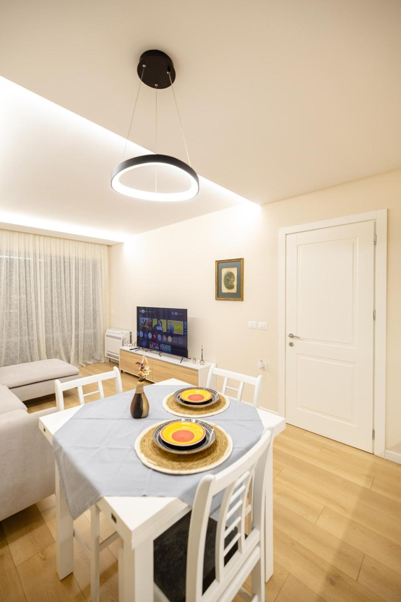 Luxury Center Observatori Apartment Tirana Exterior photo