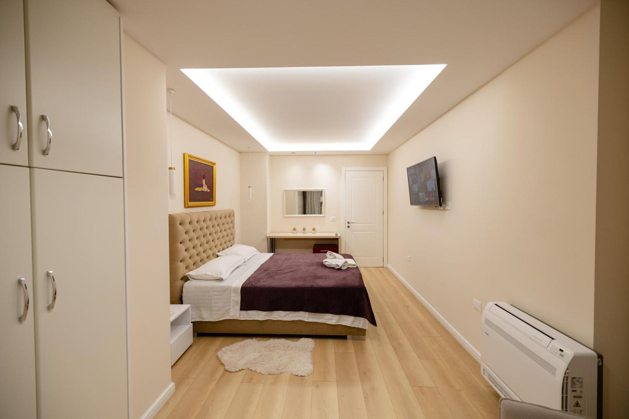 Luxury Center Observatori Apartment Tirana Exterior photo