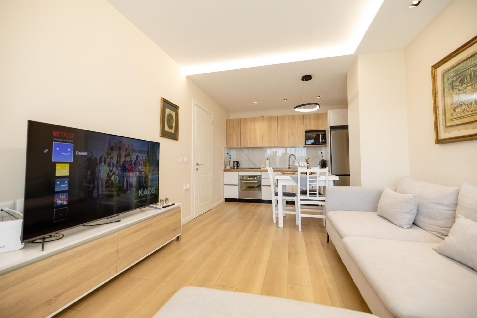 Luxury Center Observatori Apartment Tirana Exterior photo