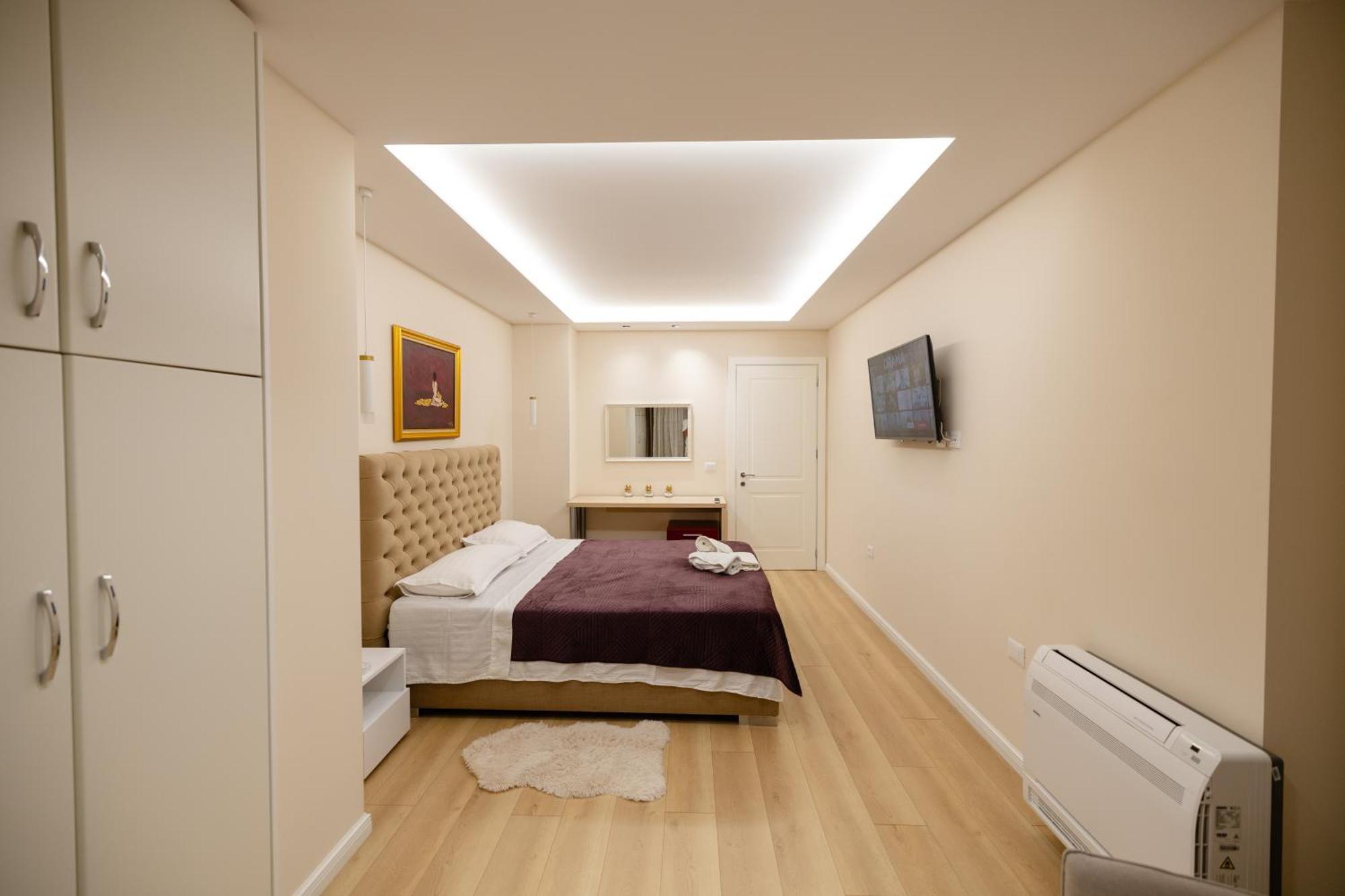Luxury Center Observatori Apartment Tirana Exterior photo